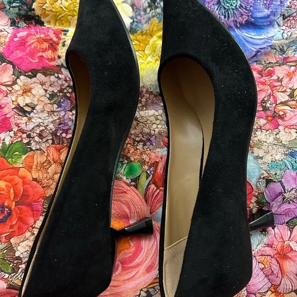 NWT Black Suede Women's Shoes - Picture 7 of 9